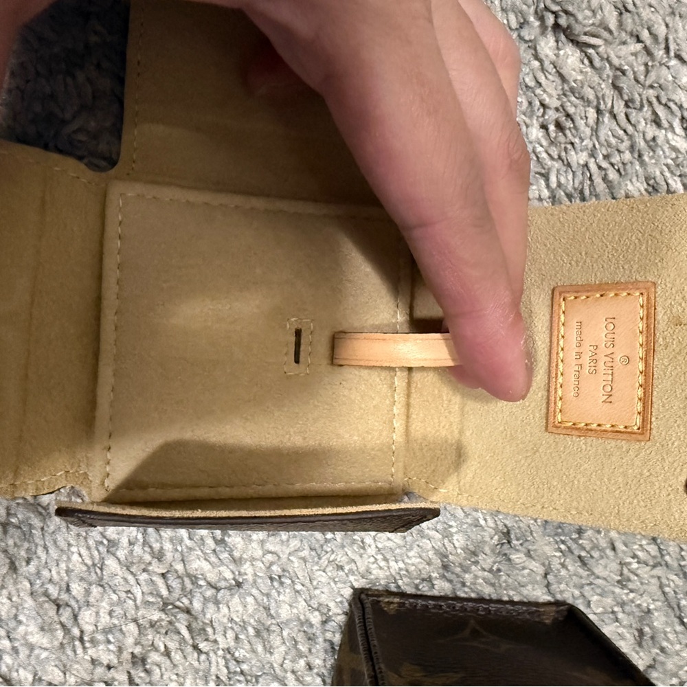 Louis Vuitton Monogram Key Holder in Brown and Gold - Picture 7 of 8